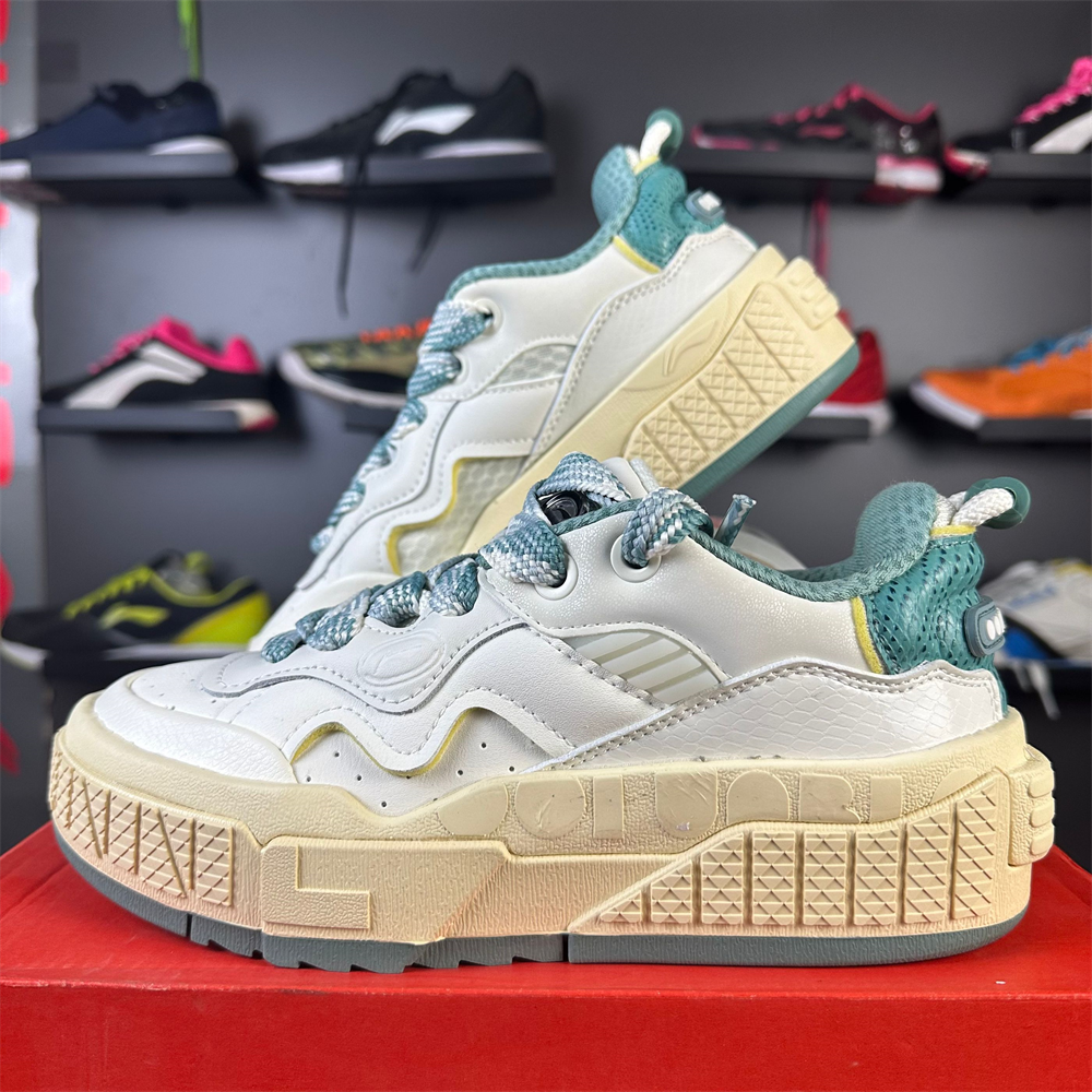 李宁系带女板鞋运动鞋