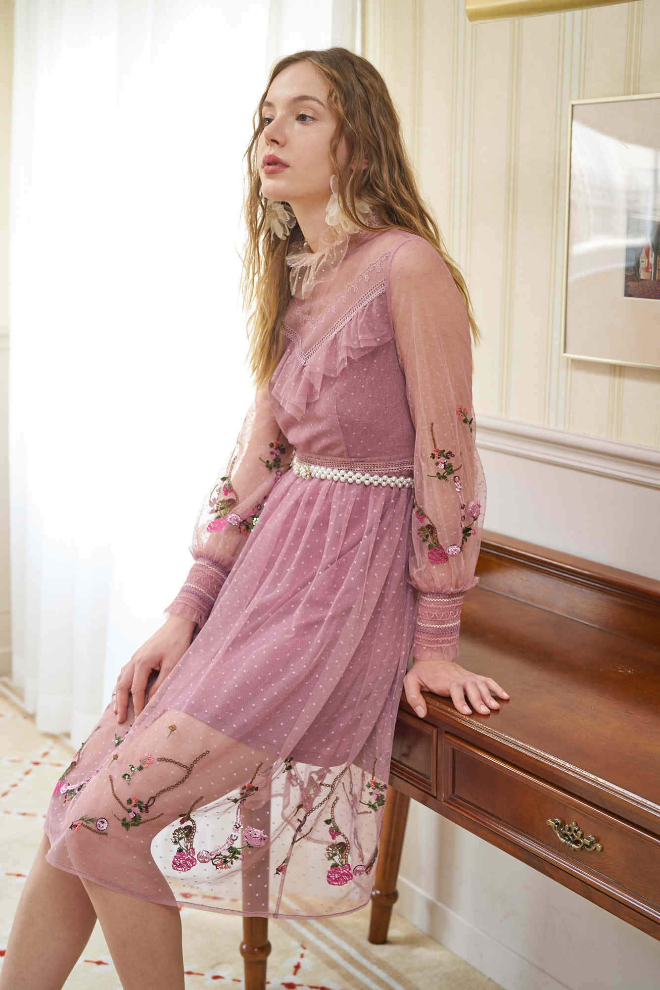 千细change she2020春季新款蕾丝刺绣连衣裙