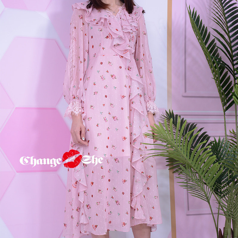 千细change she2020春季新款雪纺碎花连衣裙荷叶领浅V领淑女长裙