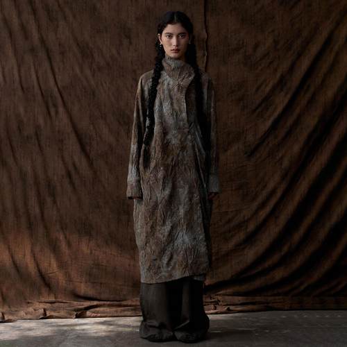 重工艺术脏染不对称长款风衣