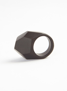 原创设计硬朗风黑檀木黑色大戒指女不撞款个性大气夸张食指戒小众