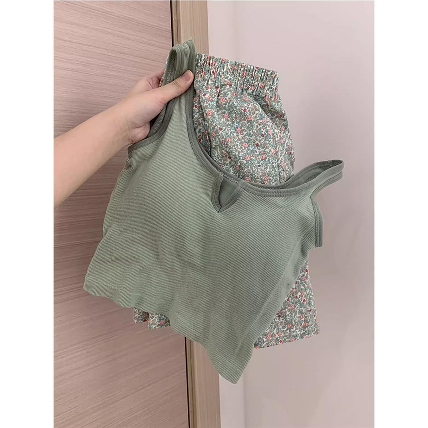 无缝带胸垫吊带睡衣女夏季运动背心甜美碎花短裤可外穿家居服套装
