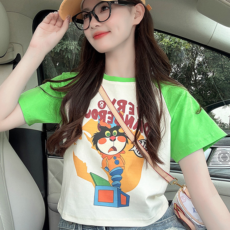 绿色插肩短袖T恤女夏季2025新款多巴胺减龄小个子正肩短款上衣ins