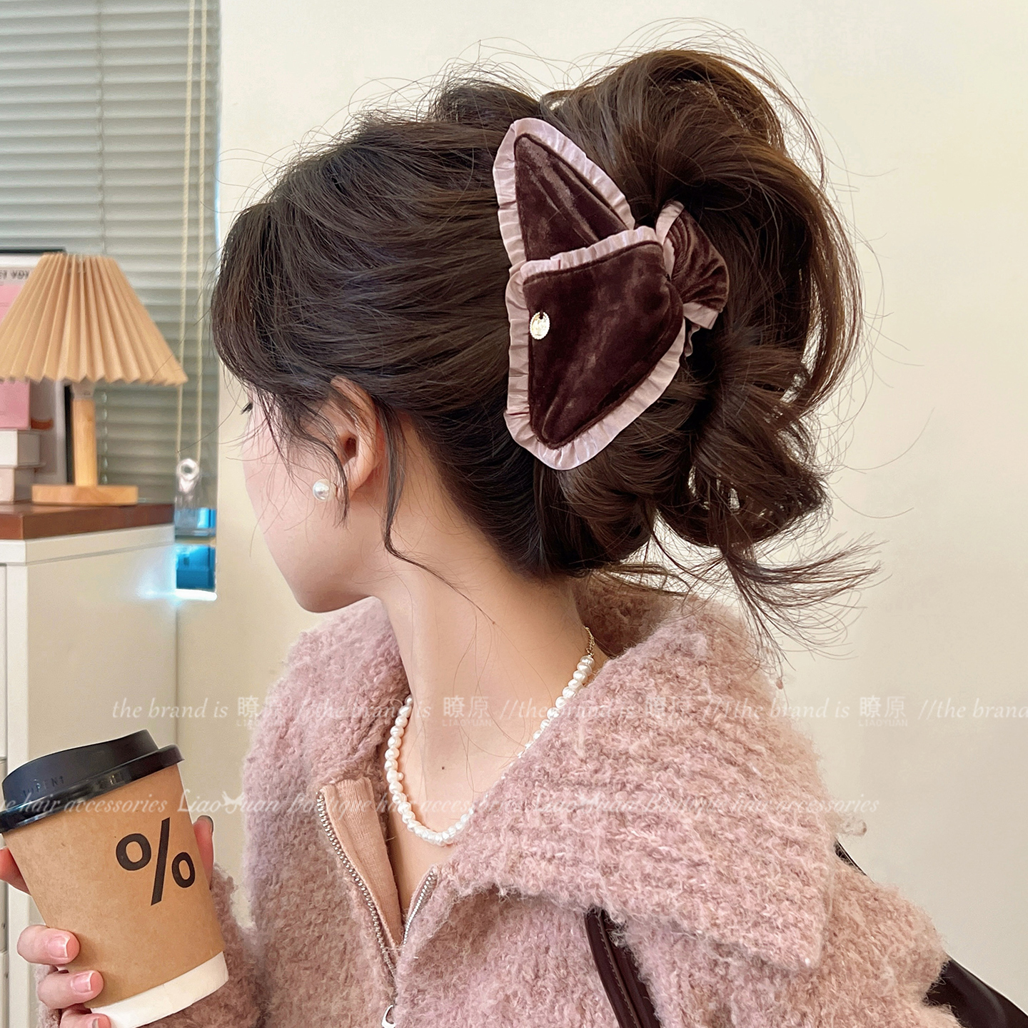 优雅甜美木耳边丝绒三角抓夹