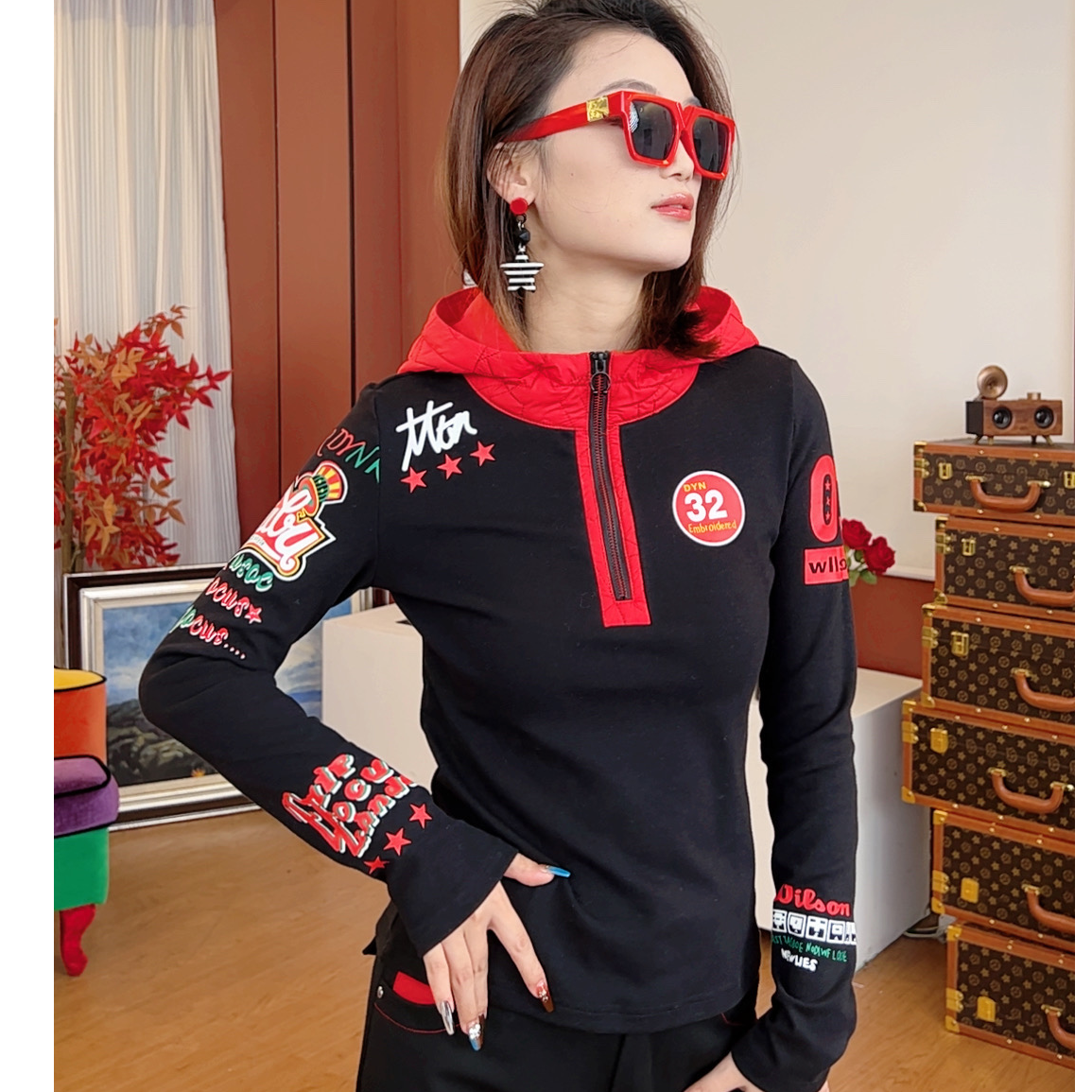 KM80046长袖印花连帽T恤打底衫