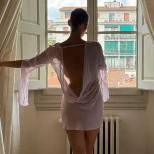 露背短连衣裙女 性感透视荡领长袖 欧美粉色新款 宽松慵懒比基尼罩衫