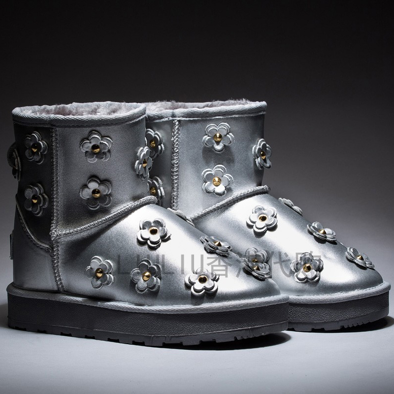 花朵铆钉7cm隐形厚底内增高短靴