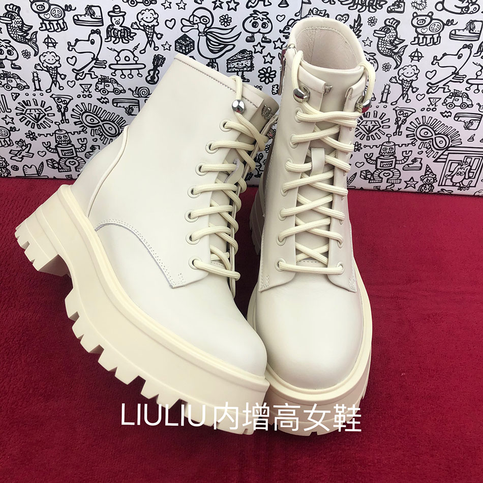 黄智雯同款米色9cm内增高马丁靴