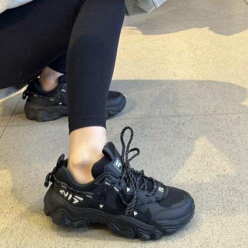 FILA斐乐女鞋猫爪5代  休闲鞋 女款 全新正品假一赔十F12W422103