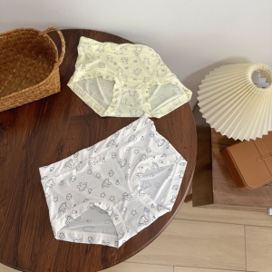 sweet小铺清新可爱甜美卡通透气冰丝舒适中腰包臀三角少女内裤女