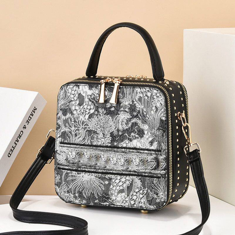 女士包包新款百搭休闲大气红时尚女士小方包女包单肩斜挎包包妈妈