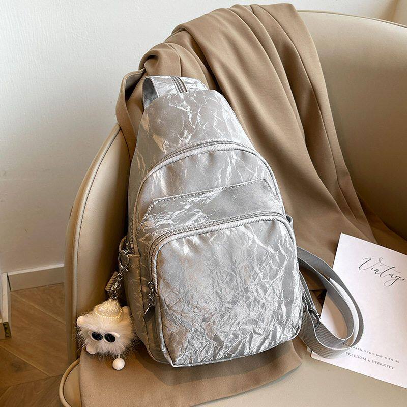 女士包包新款百搭休闲多功能斜挎包高级感设计感超火女式小众胸包