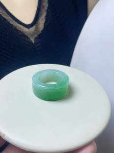 复古回纹雕刻 鑫宝福翡翠珠宝天然A货正阳绿飘花翡翠扳指