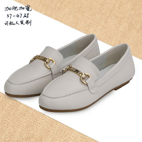 真皮胖脚大码平底女鞋妈妈单鞋