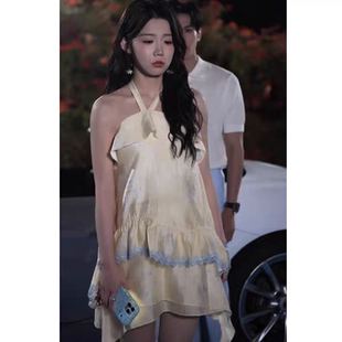 短剧少夫人来自东北梁雯晶钱小卉同款挂脖连衣裙无袖女衣服潮