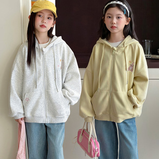 女童春装小熊绣花外套2026春季新款女大童初中生时髦洋气休闲上衣