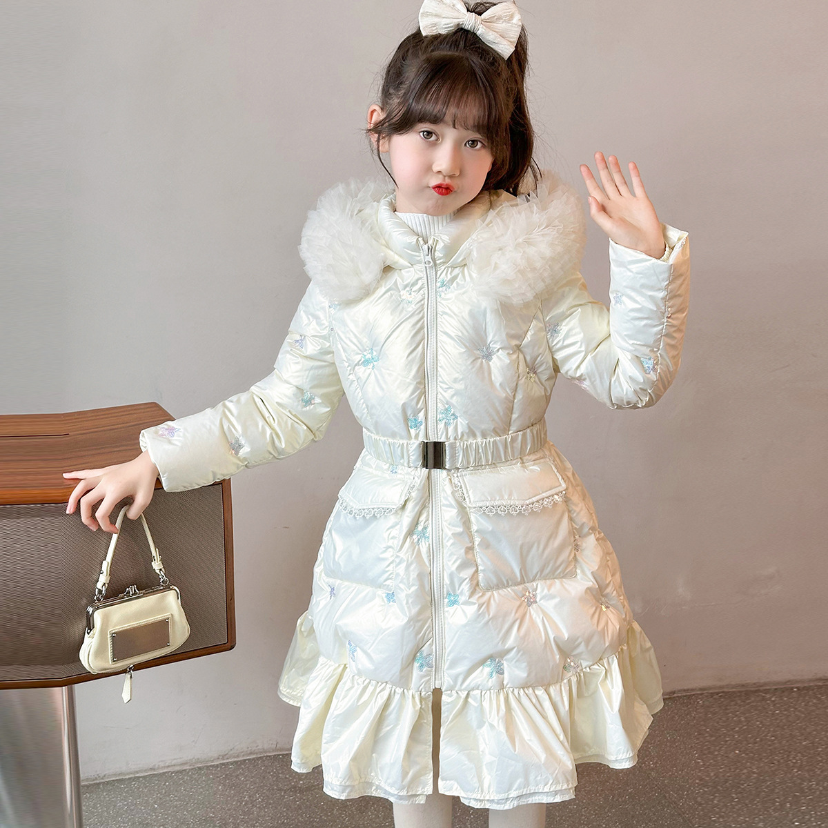 女童冬装新款亮片绣花面料儿童免洗加厚羽绒棉服