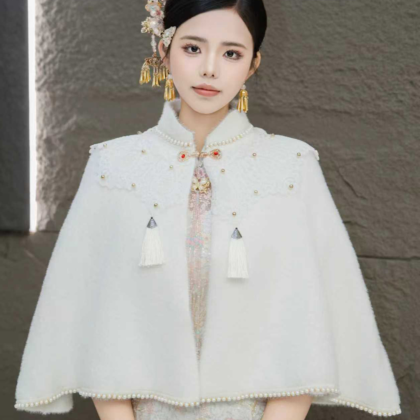 【莫兰】新款婚纱披肩结婚新娘敬酒礼服外搭保暖披风外套新中式