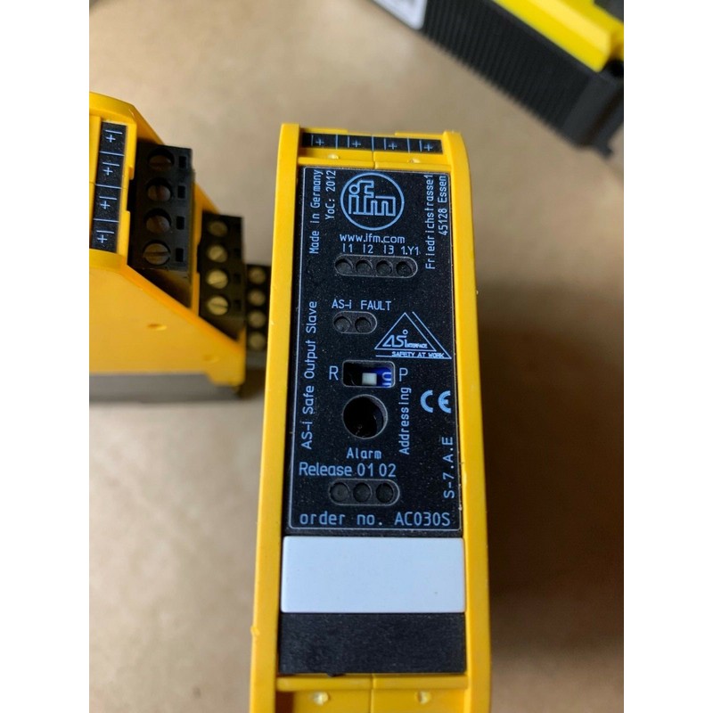 1 x Ifm Electronic SmartLine Module 2SO IP20 AC030S