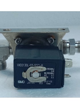 Válvula Solenoide Usada SMC VXD2130L-02-5DZ1-B