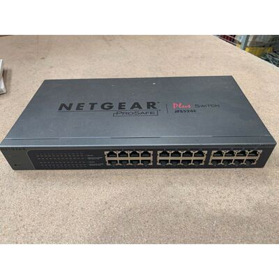 NETGEAR Prosafe Plus Switch 24-port Fast Ethernet JFS524E