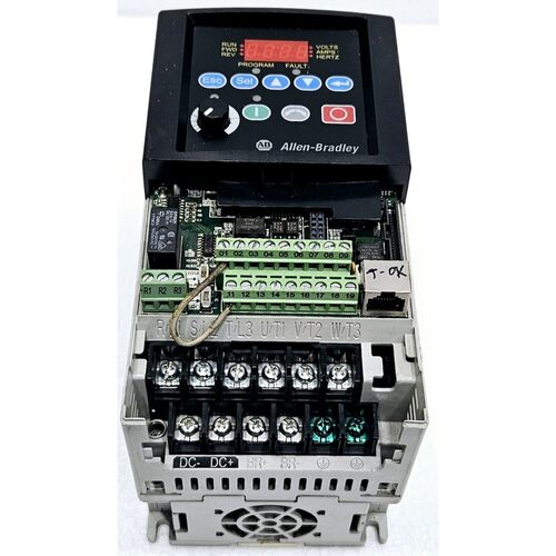 Allen Bradley 22B-D2P3N104 Powerflex 40 0,75 kW/1,0 HP Varia