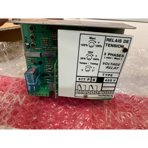 Old Stock AEES Relais de tension 3 phases Type 677 P B 400V