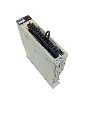 YASKAWA SGD7S-2R8A20A SERVO 驱动器