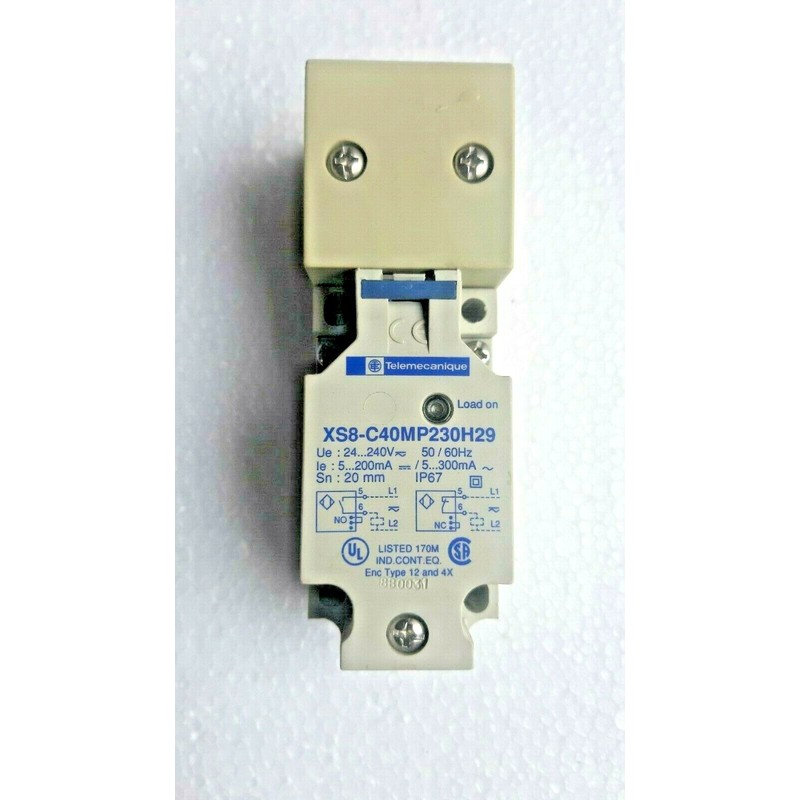 TELEMECANIQUE XS8 DUCTIVE PROXIMITY SWITCH XS8 C40MP230H29