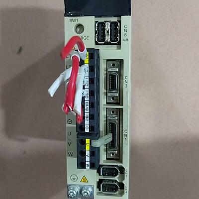 SGDS-A5A12A 安川伺服驱动器 200V 工控自动化配件议价维修