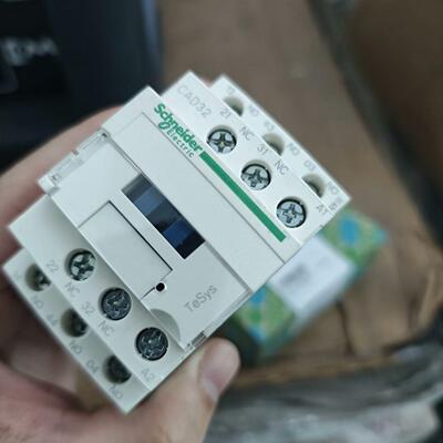 CAD32BD 直流接触器 TeSys工控控制元件议价维修