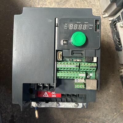 ATV320U30N4C 变频器 3KW 380V 工业调速装置议价维修