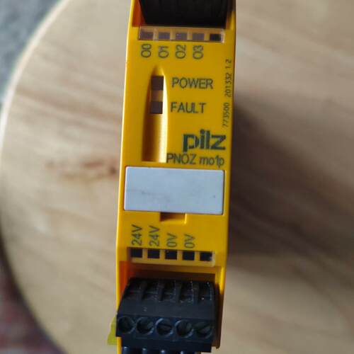 773500 PNOZ mo1p 皮尔兹安全继电器 工控自动化配件议价维修