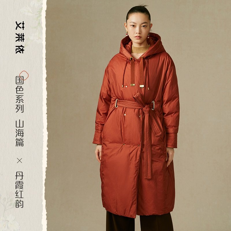 艾莱依国风羽绒服女时尚新款鹅绒连帽长款收腰复古外套冬国色系列