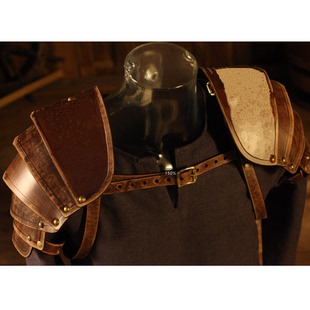 欧洲中世纪战士多层皮革护肩铠甲舞台剧表演道具COSPLAY