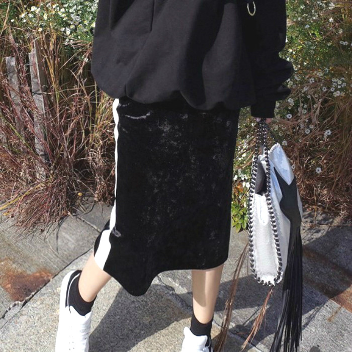 Q02韩国女装2026反光丝绒包臀条纹拼接休闲秋冬半身裙中裙