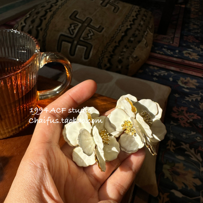 式超仙立体山茶花滴釉耳钉
