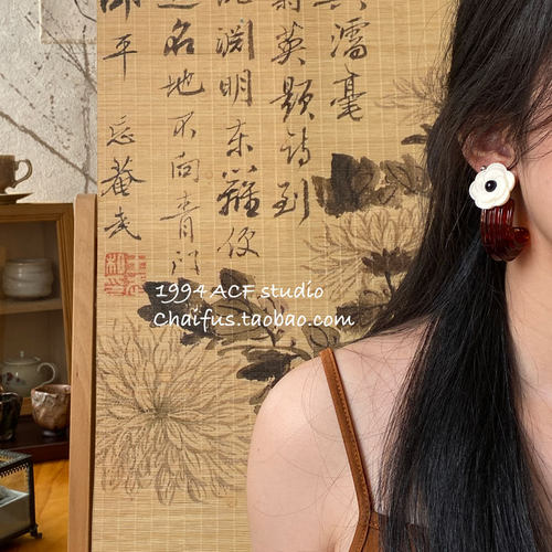 法式宫廷山茶花树脂C型耳钉