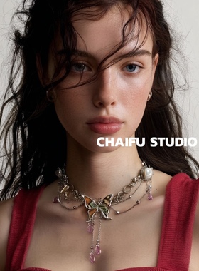 千禧辣妹风叠戴蝴蝶元素项链