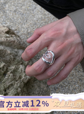 小众冷淡风镂空爱心戒指