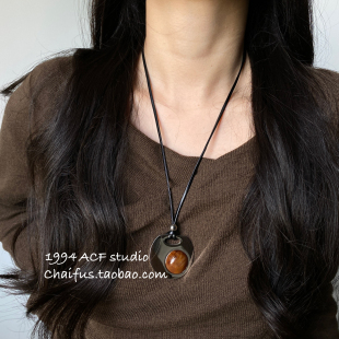 柴夫工作室 韩系辣妹风几何钛钢吊坠毛衣链复古天然树脂项链 X801