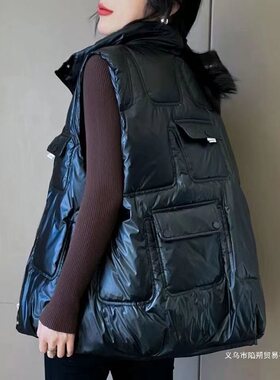 白鸭绒羽绒马甲女短款秋冬新款外穿宽松背心坎肩亮面免洗外套