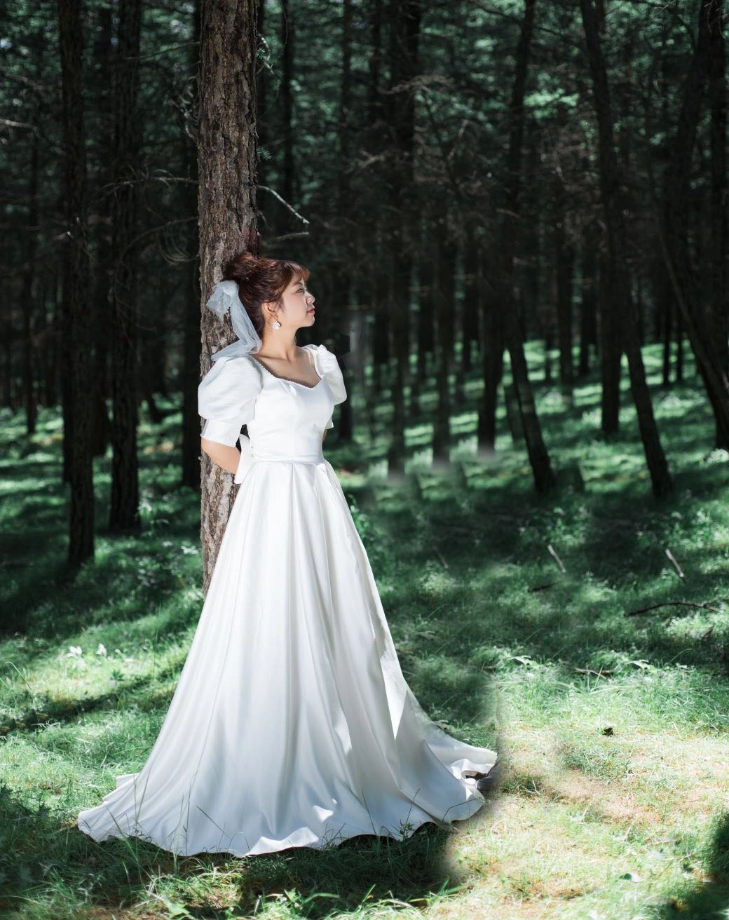 缎面敬酒服新娘出门纱酒红色订婚连衣裙法式轻奢回门秋季结婚礼服