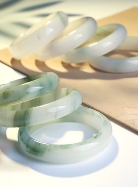 纯天然天山翠玉手镯女款保真飘花玉石手镯带礼盒天然石英岩玉