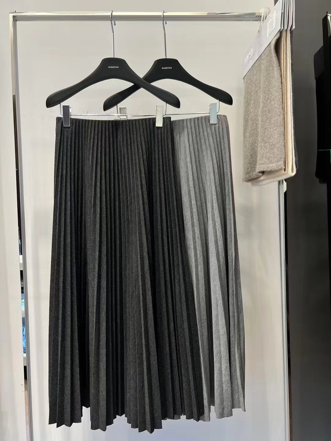 原创设计师款2025早秋新款高腰显瘦百搭百褶裙裙女中长款半身裙