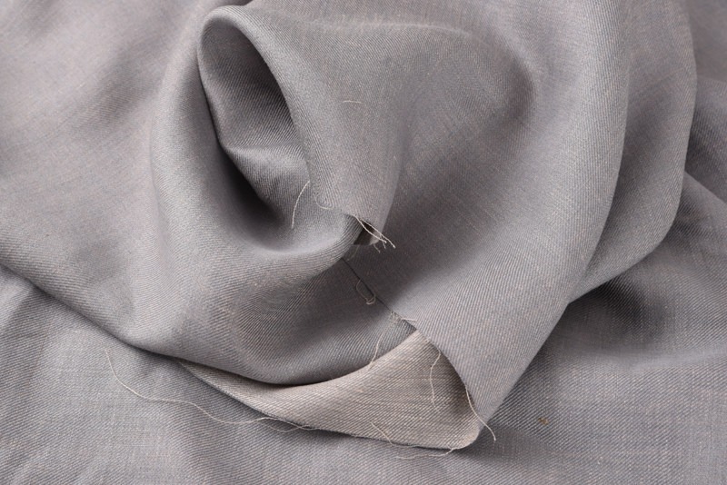 日本原装进口雾霾灰蓝1.4米宽色织竹节亚麻面料65元一米高品质