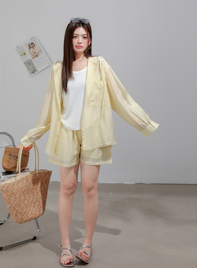 韩系黄色松弛感轻薄套装女2026新款小条纹设计衬衫短裤大码两件套