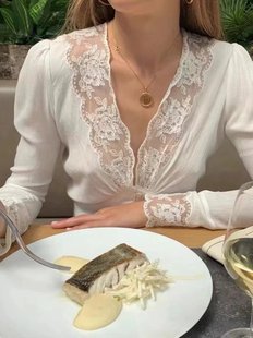 衬衫 浪漫蕾丝深V性感优雅薄款 法式 不退不换