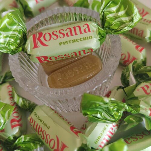 新品意大利进口Rossana开心果酱夹心糖流心糖年货喜糖进口零食