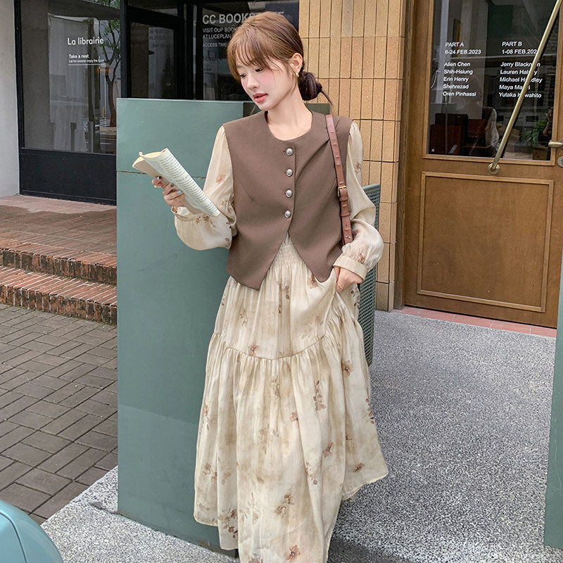 独特绝美碎花连衣裙套装女2025春季新款温柔风气质显瘦马甲两件套,女装套装/套裙,2C103